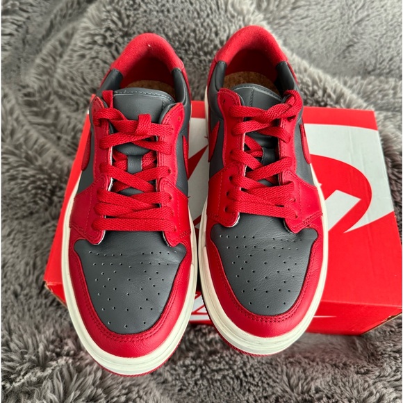 Nike AIR JORDAN 1 - ELEVATE Women’s 8 - Picture 3 of 15